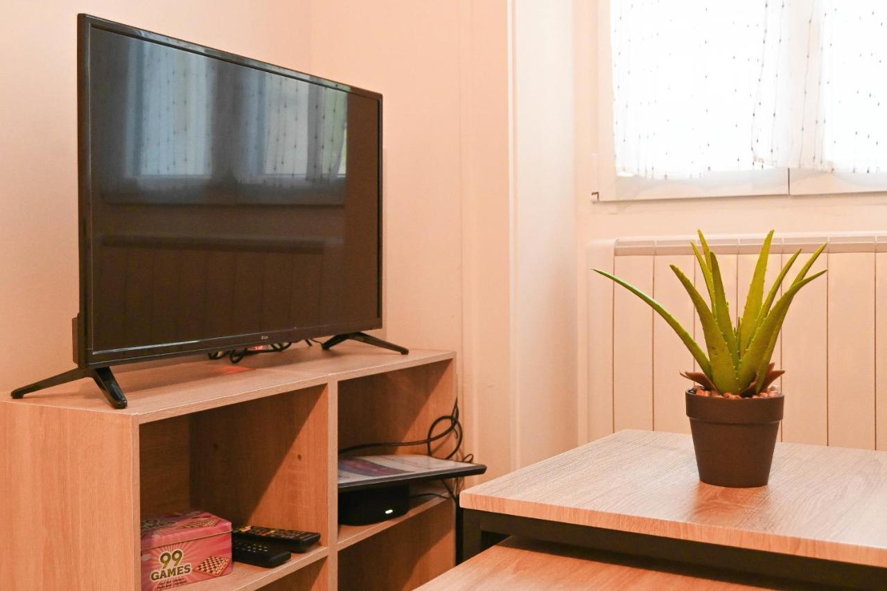 L'Albizia #Hyper-Centre #Marche Couvert Cognac Extérieur photo